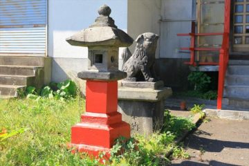 能島水天宮 石灯籠と狛犬